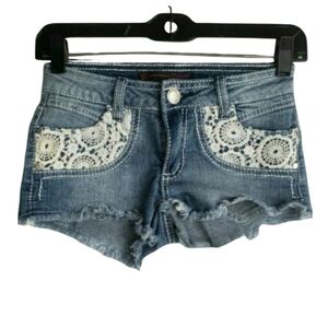 No Boundaries Low-Rise Blue Jean Shorts Size 1